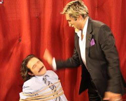 Tarık Mengüç... SPOR SPİKERİ CEMİL'E TOKADI BASTI!