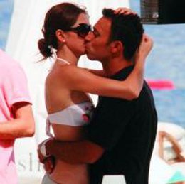 Mustafa Sandal-Emina Türkcan... BEBEKLERİNİN FOTOĞRAFINI KAÇA SATIYORLAR?