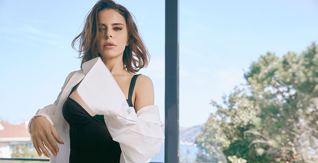 Simge... 'SAHTE TIKLARA GEREK YOK!'