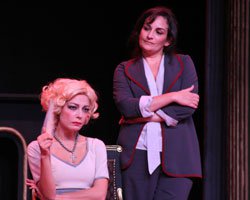 İ.B.B ŞEHİR TİYATROLARI KIŞ SEZONUNU "GİZLİ OTURUM" İLE AÇIYOR!