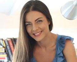 Burcu Kara... "ALTIN PORTAKAL"I SUNACAK!