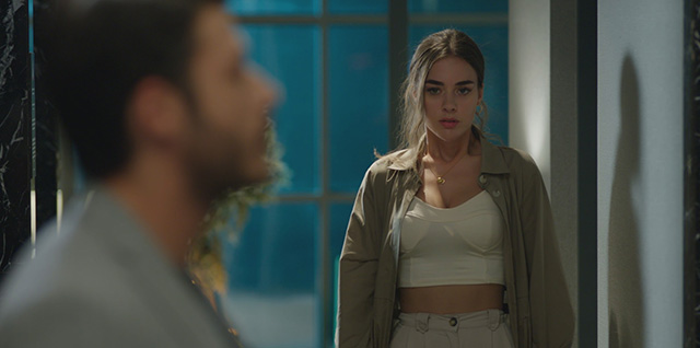 Cam Tavanlar... ÇÖZÜLME BAŞLADI, YELKENLER İNDİ!