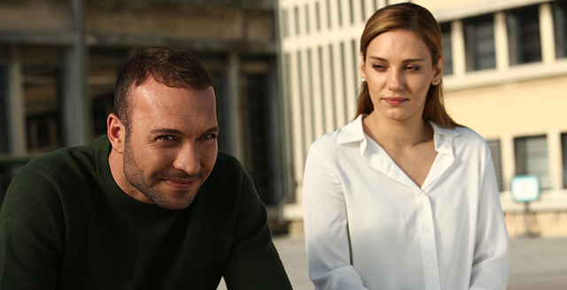 Kahraman Babam... UĞUR VE ÖMRÜM'ÜN KADERİ YONCA'NIN İKİ DUDAĞI ARASINDA!