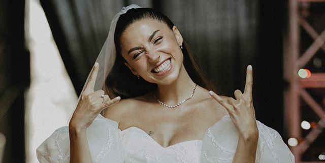 Zeynep Bastık... YENİ GELİNDEN ROMANTİK ŞARKI!