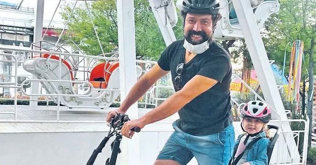 Bülent Emrah Parlak... BABA KIZ TATİL KEYFİ!