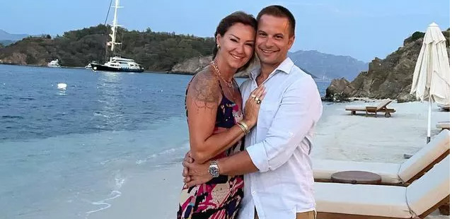 Pınar Altuğ... AŞK PAYLAŞIMI!