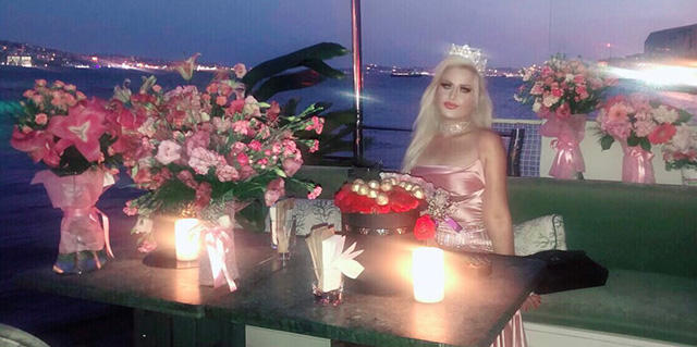 Melisa Özmen... DOĞUM GÜNÜNDE ŞIKLIĞIYLA DİKKAT ÇEKTİ!