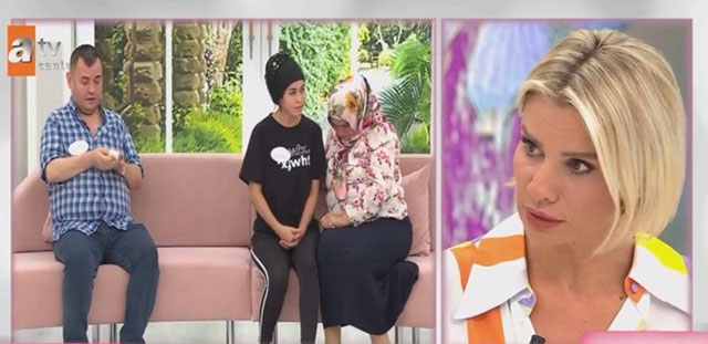 Esra Erol'da... 2.5 AYDIR KAYIP OLAN GAMZE AİLESİNE KAVUŞTU!