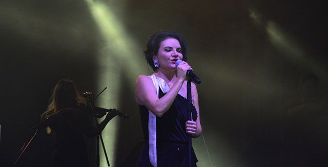 Göksel... NİLÜFER +1 GÜZ KONSERLERİNDE SAHNE ALDI!