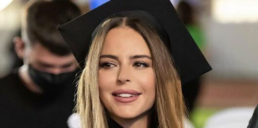Simge Sağın... 15 YIL SONRA DİPLOMA SEVİNCİ!