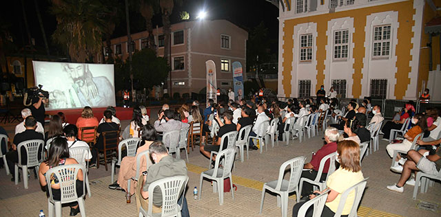 Yılmaz Güney... 'UMUT'A, ÇEKİLDİĞİ PLATODA ÖZEL GÖSTERİM!