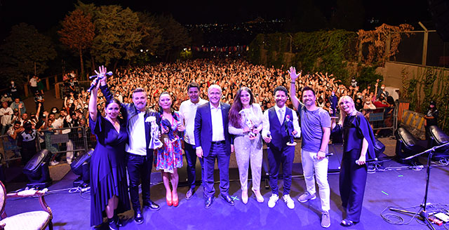 ÜSKÜDAR'DA 90'LAR RÜZGARI ESTİ!