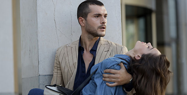 Son Yaz... YAĞMUR VE AKGÜN YEPYENİ BİR DENKLEMİN İÇİNDE!