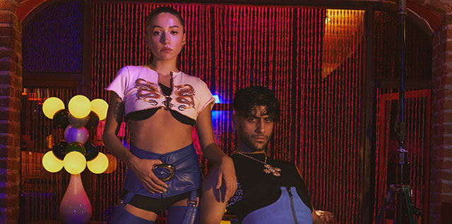 Zeynep Bastık - Reynmen... RENKLİ İKİLİ RENKLİ KLİP!