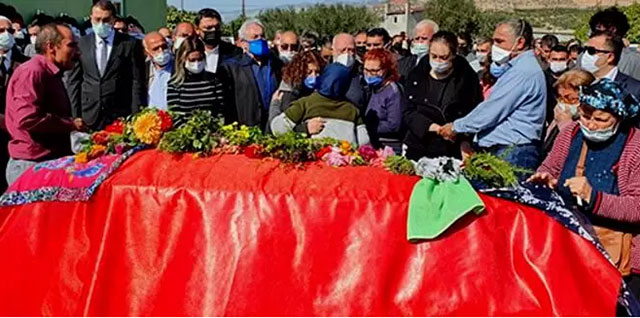 Musa Eroğlu... 55 YILLIK EŞİNİ ŞİİRLER VE DEYİŞLERLE UĞURLADI!
