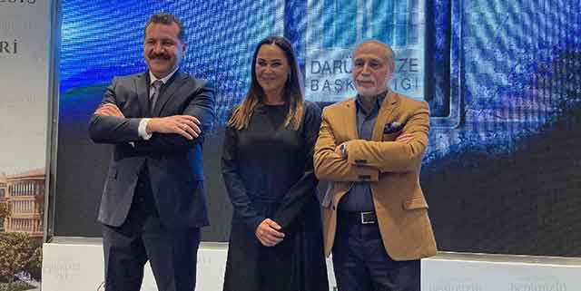 Hülya Avşar... 'AİLEN YOKSA HİÇBİR ŞEYİN YOK DEMEKTİR!'