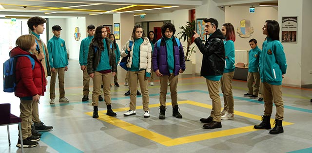 Tozkoparan İskender... SİNAN'IN MAVİ AY'DANSAKLADIĞI MESAJ NE?