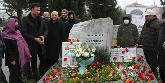 Kıvırcık Ali... VEFATININ 11. YILINDA MEZARI BAŞINDA ANILDI!