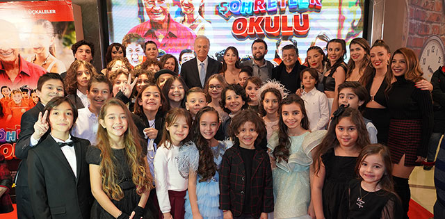 Şöhretler Okulu... NEŞELİ GALA!