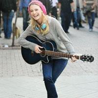 Tuba Ünsal... MÜZİK DÜNYASINA EL ATTI!