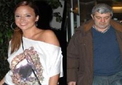 Sulhi Aksüt-Ayşe Özyılmazel... BAŞBAŞA YEMEK YEDİLER!