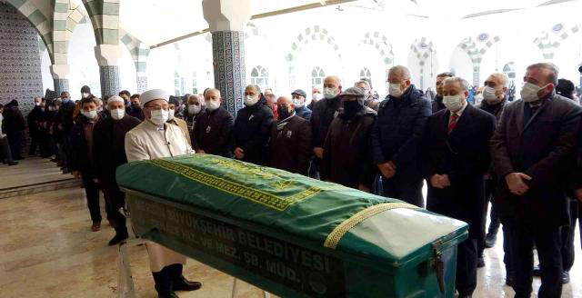 Ayberk Pekcan... DUALARLA UĞRLANDI!
