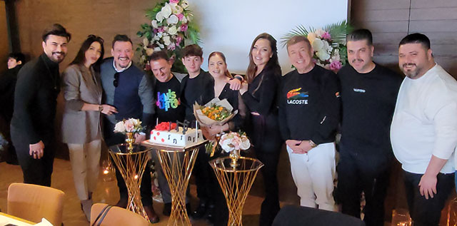 ÜNLÜLERİ BULUŞTURAN DOĞUM GÜNÜ!