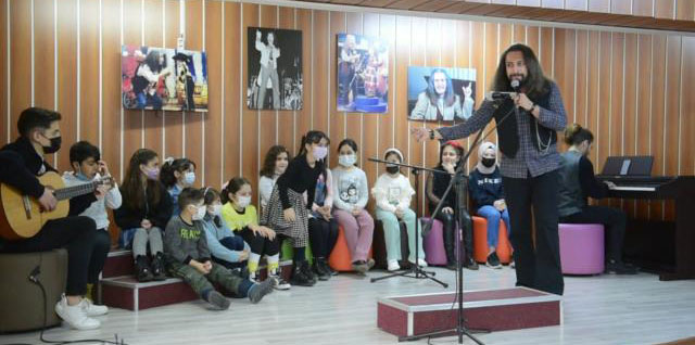 Barış Manço... KENDİ YAPTIRDIĞI OKULDA ANILDI!