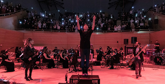 Manga... DEV SENFONİ ORKESTRASI İLE MÜZİĞE DOYURDU!