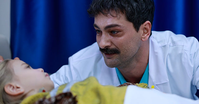 Mahkum... FIRAT ZOR ŞARTLARDA KIZINA KAVUŞUR!