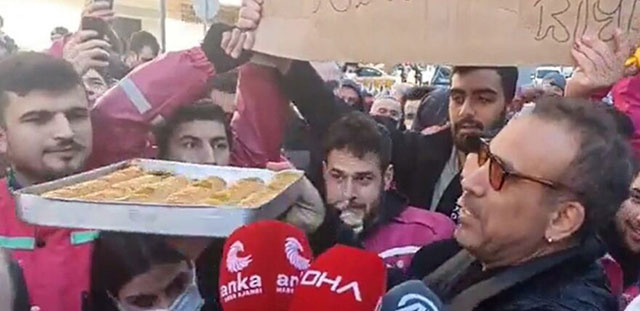 Haluk Levent... GREVDE OLAN İŞÇİLERE BAKLAVALI DESTEK!