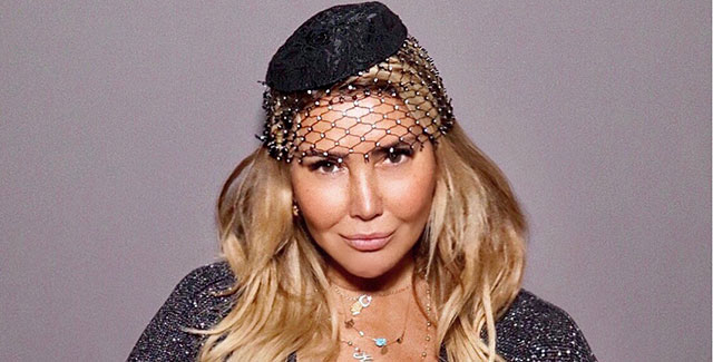 Yonca Evcimik...  SEVGİLİLER GÜNÜNDE AYRILANLARA ŞARKI!