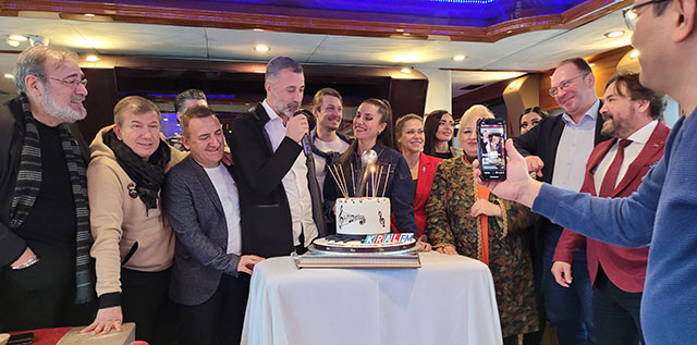 Afrikalı Ali... "DÜNYA RADYO GÜNÜ"NDE DOĞUM GÜNÜNÜ KUTLADI!