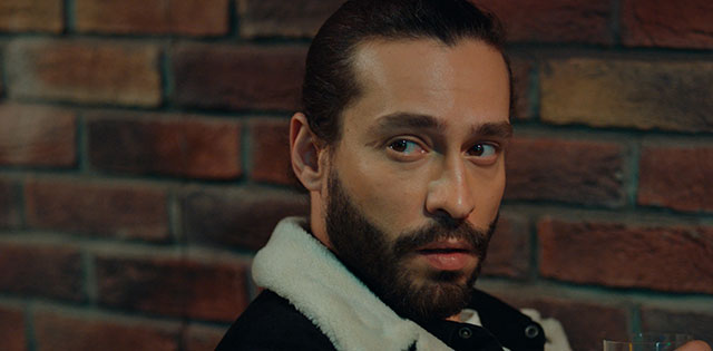 Üç Kuruş... 'HER ŞEYİ YAPACAKTIN BUNU YAPMAYACAKTIN!'