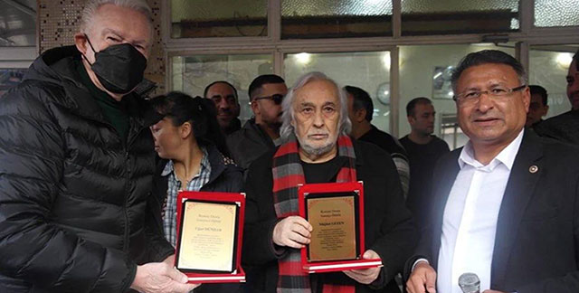 Müjdat Gezen - Uğur Dündar... ROMAN DOST ÖDÜLÜ'NE DEĞER GÖRÜLDÜLER!