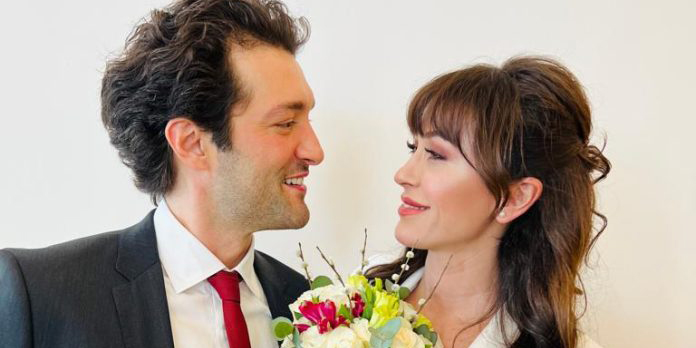 Evrim Doğan - Yener Özer... EVLENDİLER!