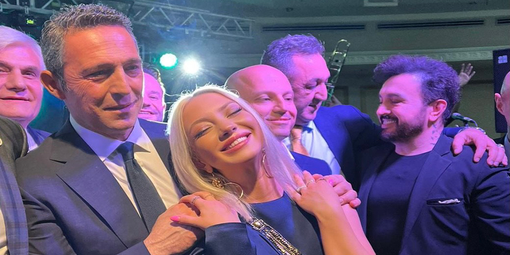 Ece Seçkin… ALİ KOÇ’A SÜRPRİZ DOĞUM GÜNÜ PASTASI!