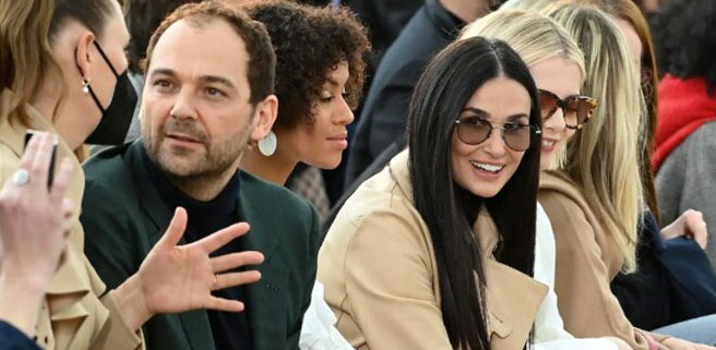 Demi Moore... YENİ AŞKA YELKEN AÇTI!