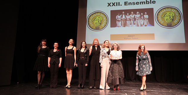 DİREKLERARASI SEYİRCİ’SİNDEN YAFTALI TABUT VE İKİ EFENDİ’NİN UŞAĞI’NA ÖDÜL VERİLDİ!