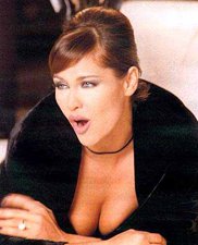 Hülya Avşar..."LEZBİYEN İLİŞKİ TEKLİFİ ALDIM"