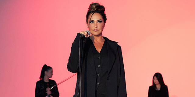 Hülya Avşar... 'SEN AŞK MISIN' YAYINDA!