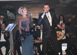 Seda Sayan... KIBRIS'DA 3 OTEL KAPATTIRDI...