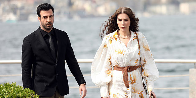 İyilik... NESLİHAN MURAT'I GİZLİ GİZLİ DAMLA'NIN EVİNE GİRERKEN GÖRÜR!