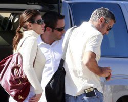 flaş..Clooney-Canalis...HERKES AYRILDI SANIYOR AMA MEKSİKA'DA TATİL YAPIYORLAR!