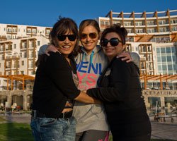 Ece  Uslu-Nilgün Belgün-Aysegül Aldinç... KANKALAR KAMPTA!