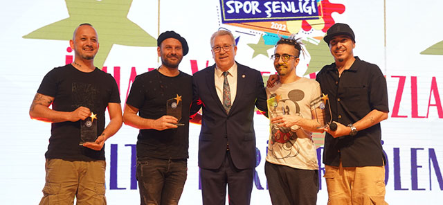 maNga... 'YILIN EN ÇEVRECİ ÜNLÜSÜ’' SEÇİLDİLER!