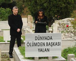 Yıldız Usmonova... MEZARLIKTA KLİP ÇEKTİ!