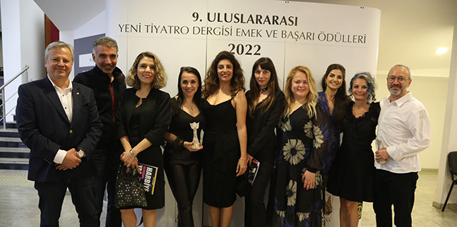 İBB Şehir Tiyatroları... 5 ÖDÜL BİRDEN!