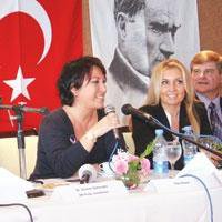 Oya Başar... KANSERLE SAVAŞA DESTEK OLUYOR!