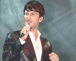 TRT EUROVİSİON'A KİMİN KATILACAĞINI HALKA SORUYOR!